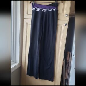 Lululemon Black Wide-Leg Pants with Purple Waistband Size 6